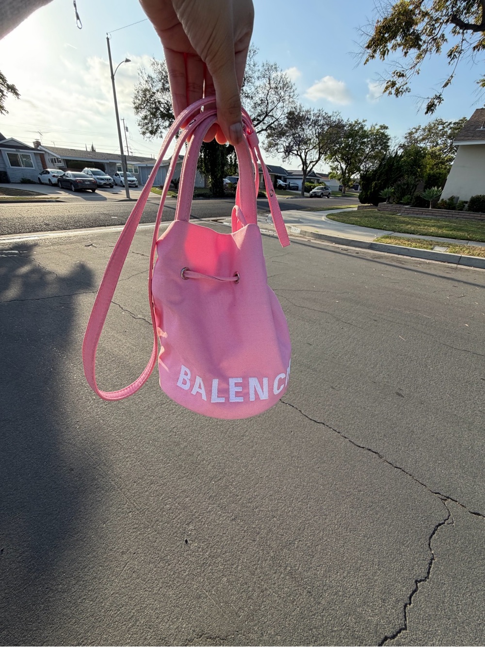 Balenciaga Pink Drawstring Bucket Bag - Picture 2 of 9